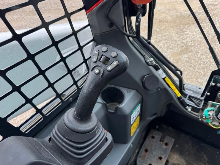 2024-bobcat-s76-image-23