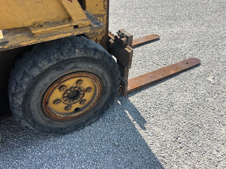 cat-forklift-image-24