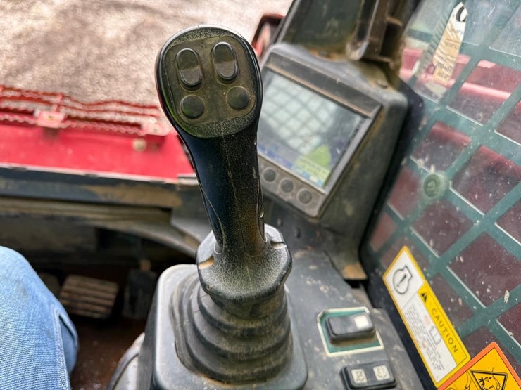 2018-takeuchi-tl12r2-image-23