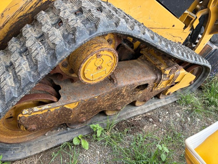 2014-caterpillar-259d-image-15