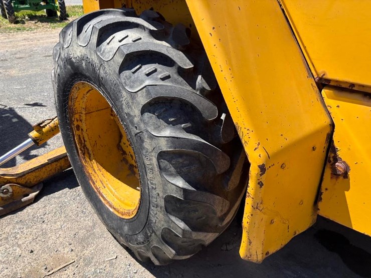 john-deere-310-image-7