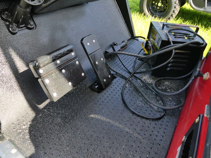 ez-go-golf-cart-image-10