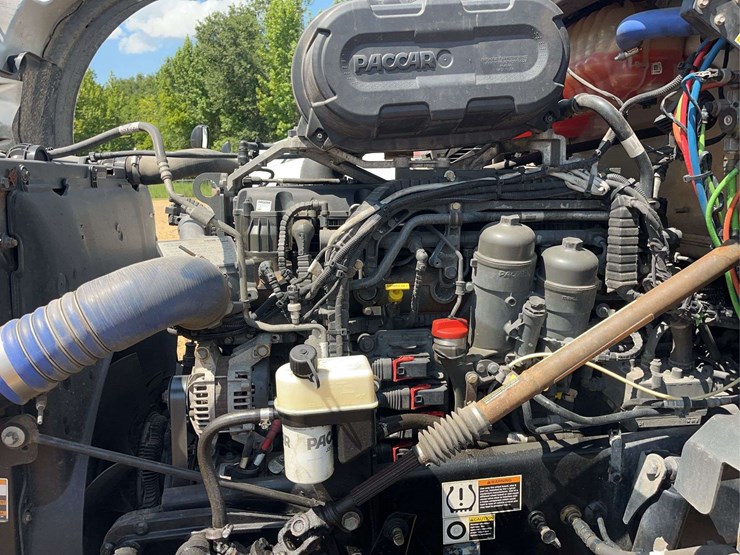 2022-kenworth-t680-image-39
