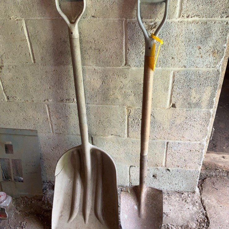 Pair of shovels. #278