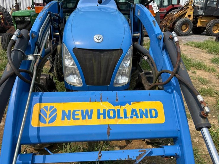 new-holland-boomer-3040-image-9