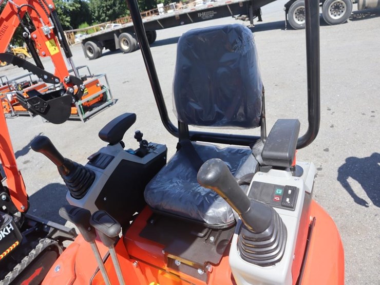 tpm-20kh-mini-excavator-image-9