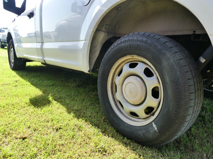 2016-ford-f150-xl-image-6