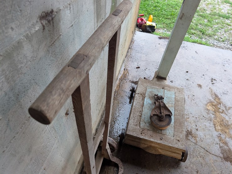 vintage-scales,-hand-cart-&-wooden-pulley.-#254-image-10
