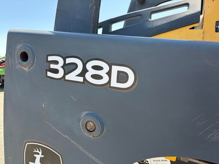 deere-328d-image-12