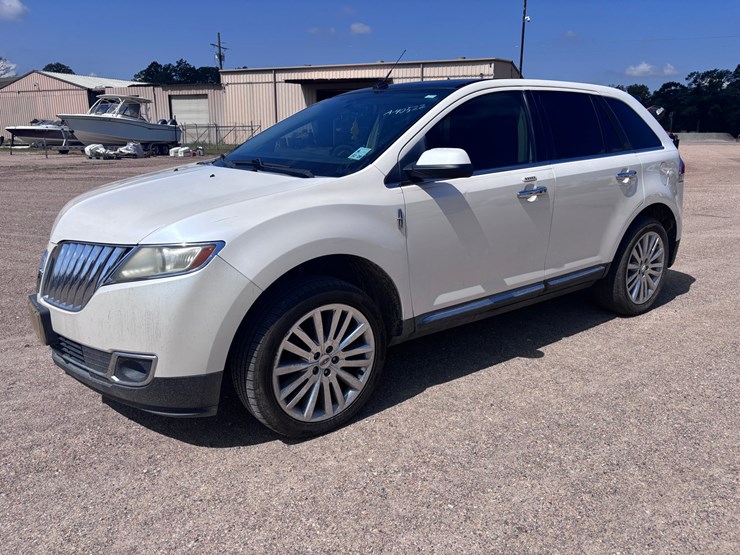 2011-lincoln-mkx-image-1