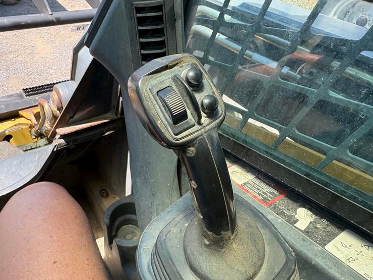 deere-328d-image-17