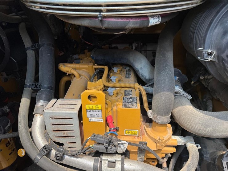 caterpillar-262d3-image-14