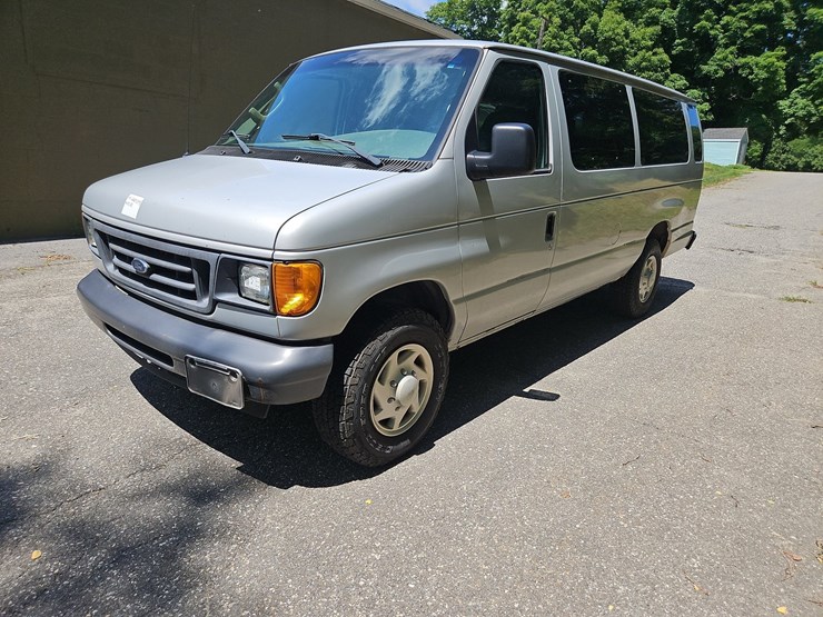 2007-ford-e350-image-1