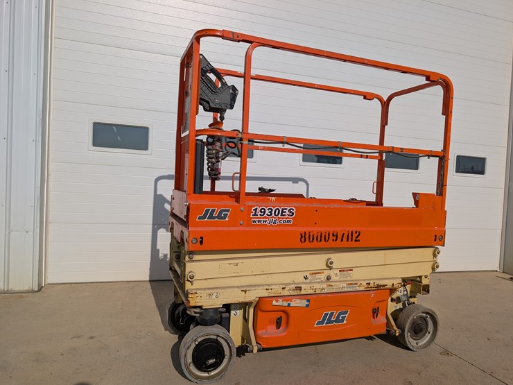2016-jlg-1930es-image-2