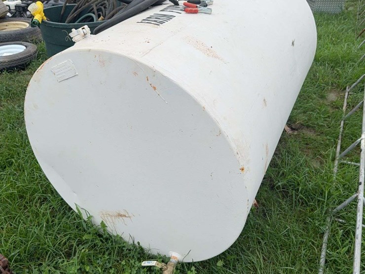 300-gallon-gas-tank-with-new-12v-pump-image-4