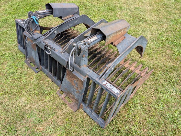 stout-72”-skid-steer-mount-grapple-image-5