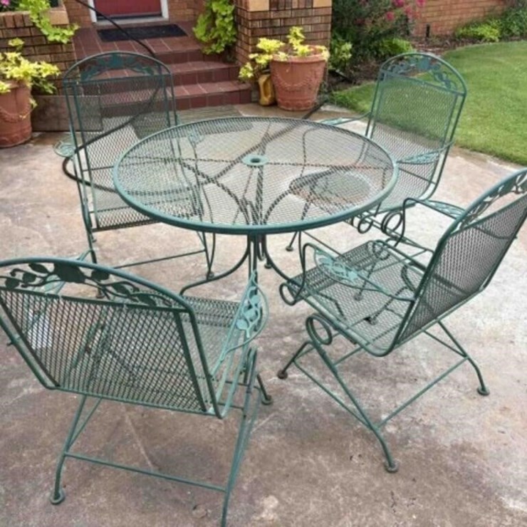 Metal Patio Table W/4 Chairs