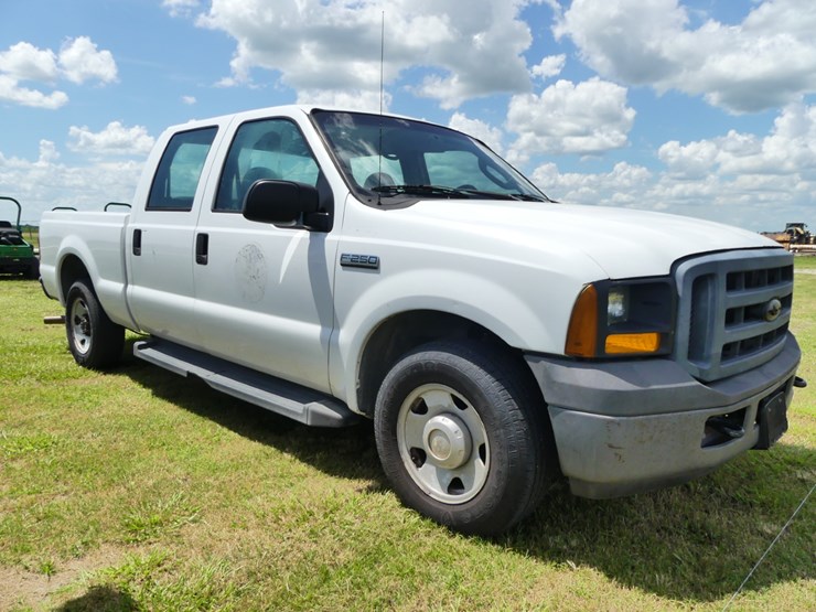 2006-ford-f250-xl-image-2