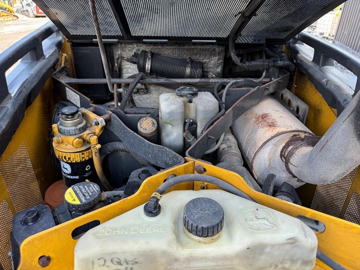 deere-332d-image-14