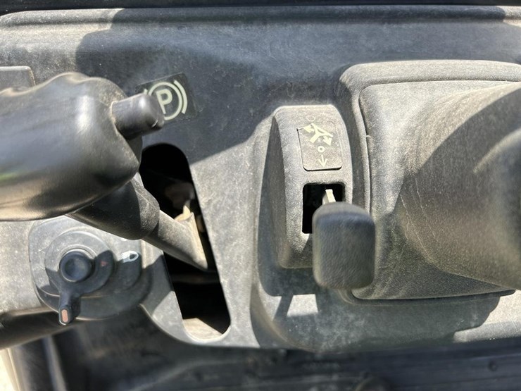 2018-kubota-rtv-x1120-image-15