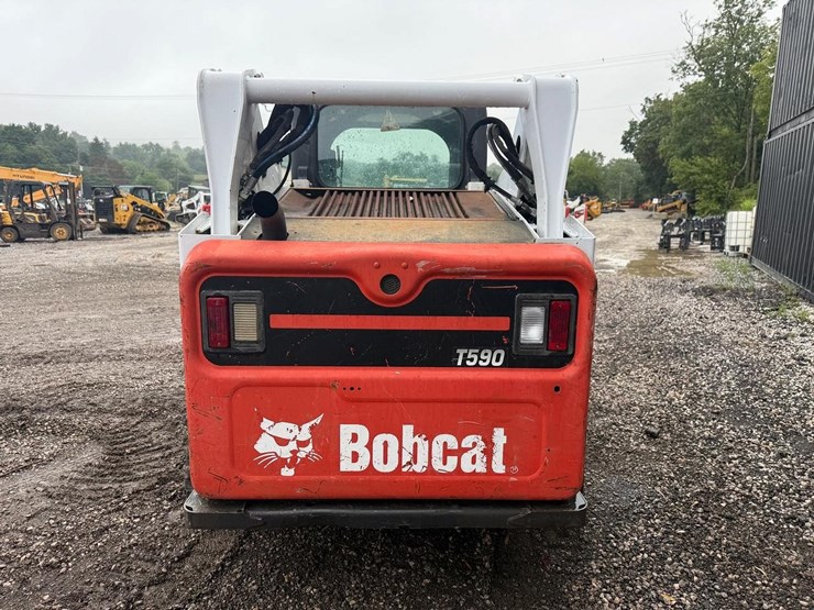 2014-bobcat-t590-image-3