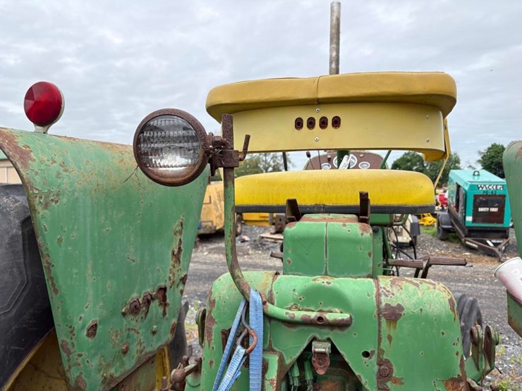 john-deere-4010-image-12