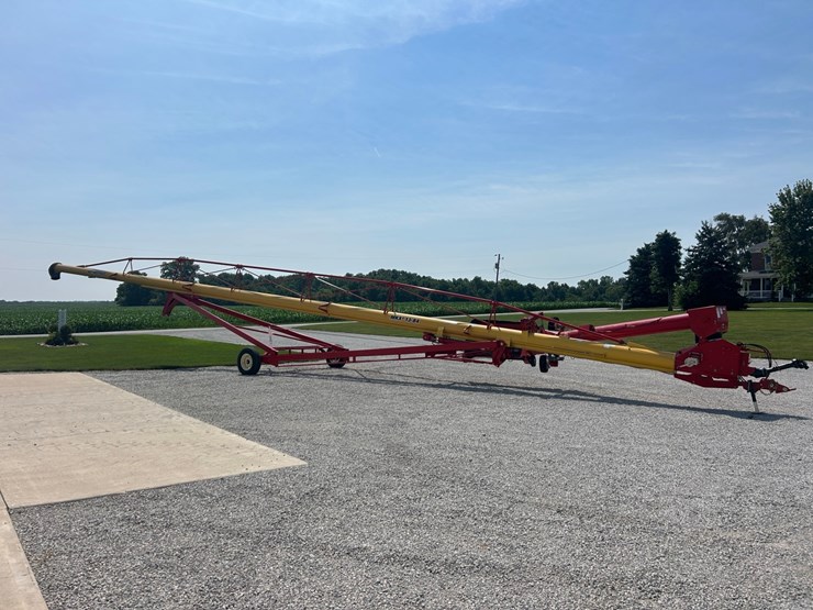 2022-westfield-mkx2-13-84-swing-away-auger-image-6