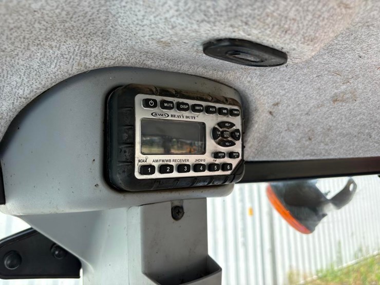 new-holland-t4.75-image-4