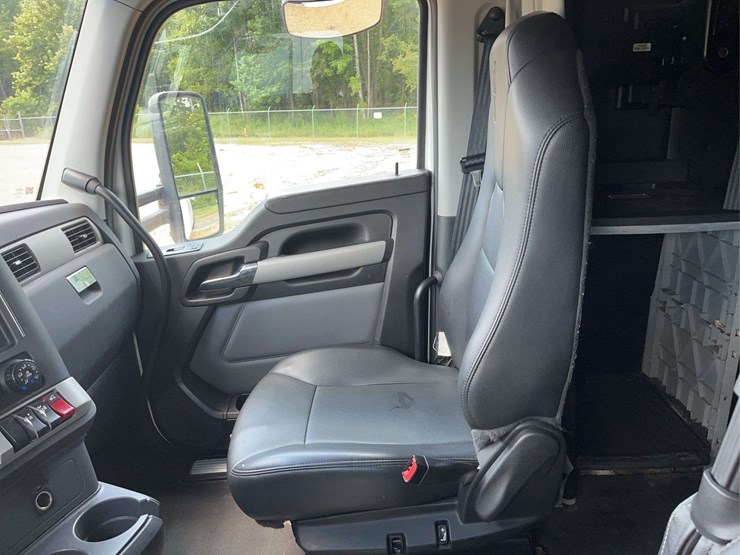 2022-kenworth-t680-image-22