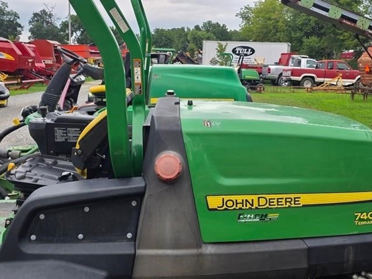 john-deere-7400-image-11