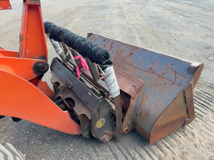 2001-kubota-r420-image-11