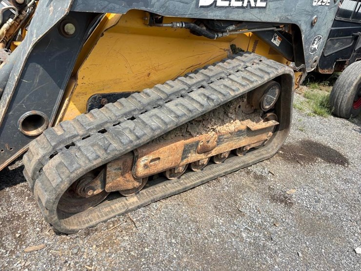 deere-328e-image-11