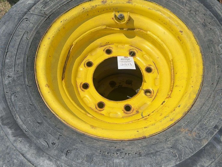 john-deere-8-image-2