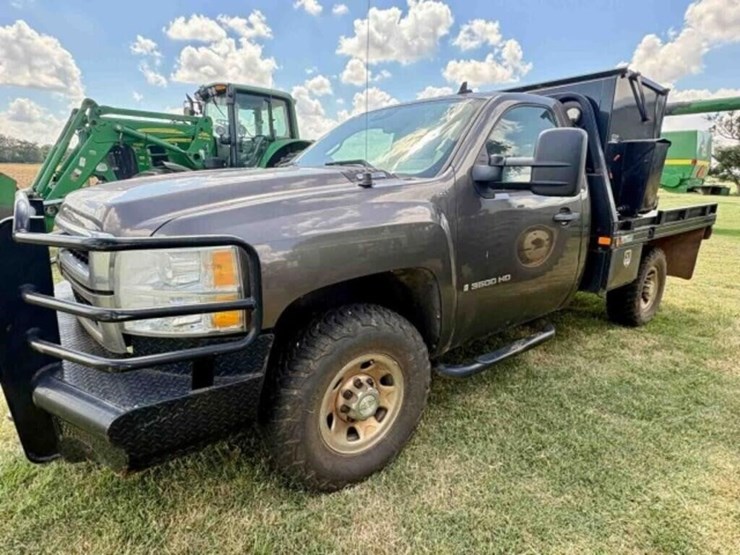 2008-chevrolet-3500hd-image-8