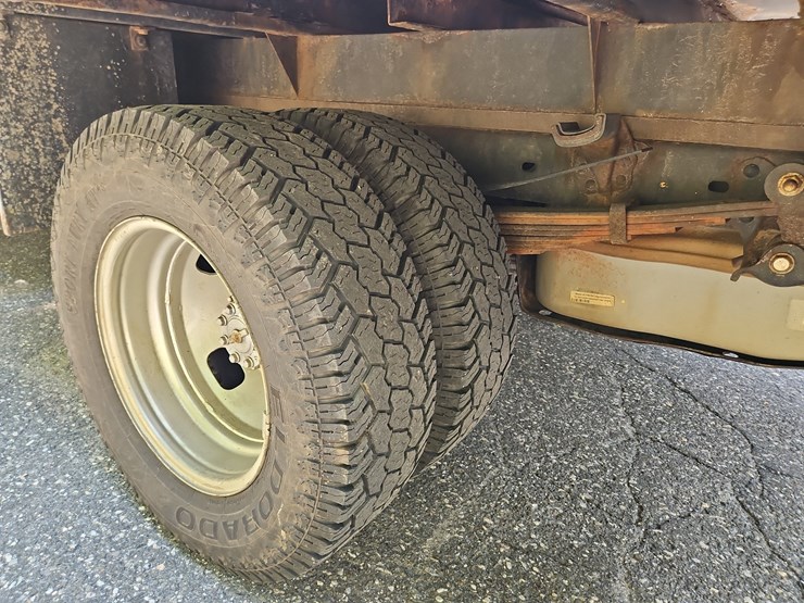 2011-ford-f350-image-13