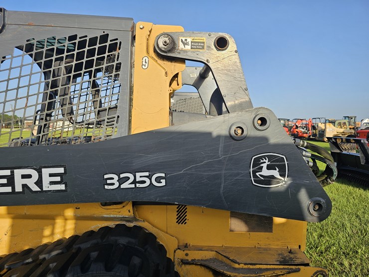 2018-deere-325g-image-7