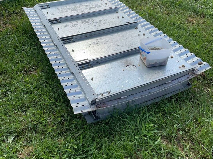 walk-through-grain-bin-door-with-bin-bolts-image-2