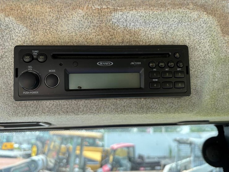 new-holland-boomer-3040-image-25