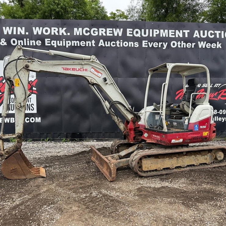 2016 TAKEUCHI TB260