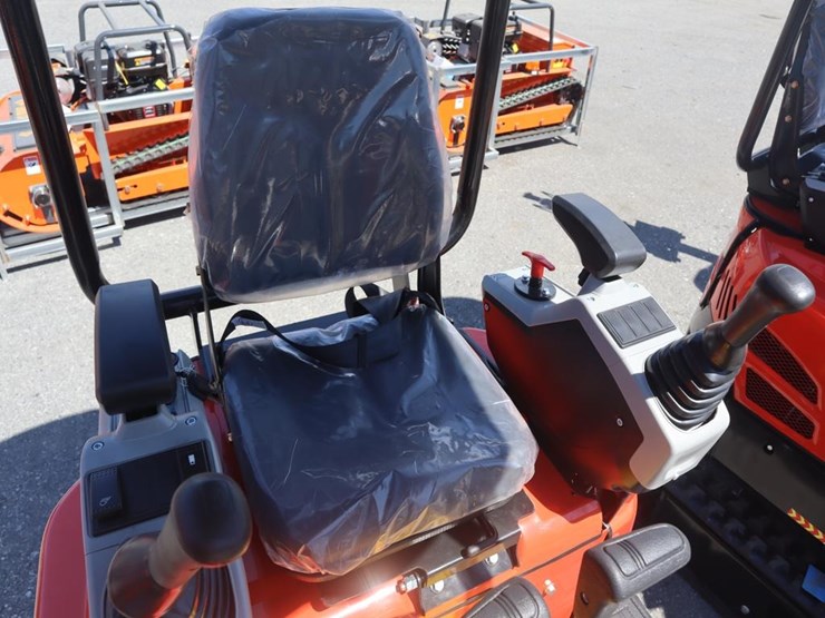 tpm-18hh-mini-excavator-image-9