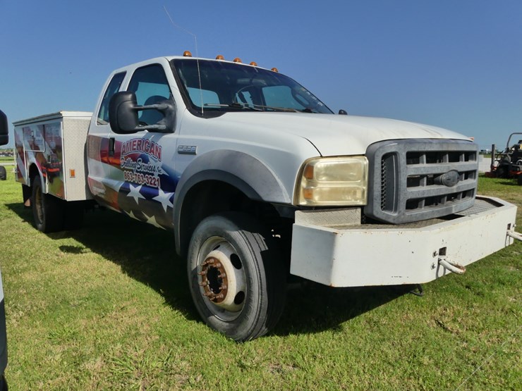 2005-ford-f550-xl-image-2