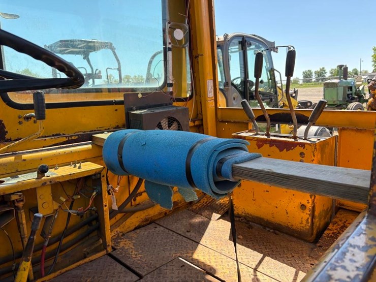 john-deere-310-image-16