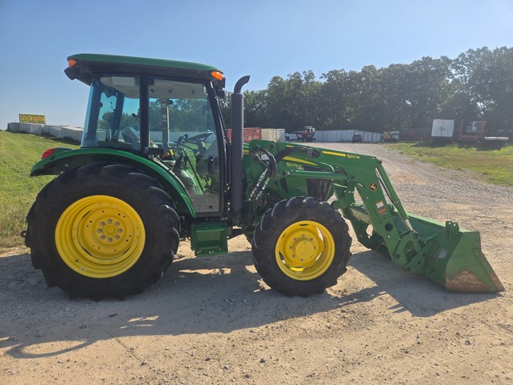 2024-john-deere-5075e-image-15