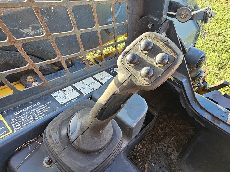 2018-deere-325g-image-13