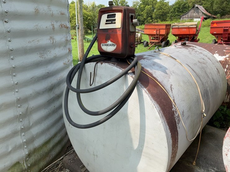 500-gal-fuel-tank-on-skids-with-pump.-#260-image-1