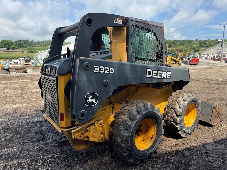 deere-332d-image-6