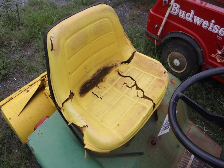 john-deere-300-image-18