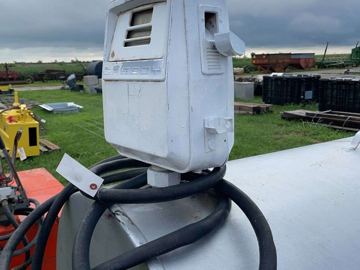 500-gallon-fuel-tank-with-gas-boy-pump-image-5