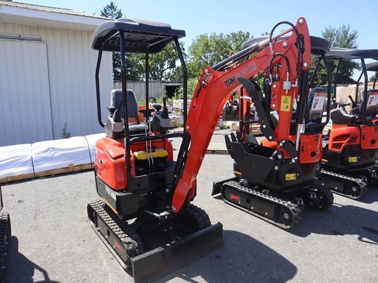 tpm-20kh-mini-excavator-image-2