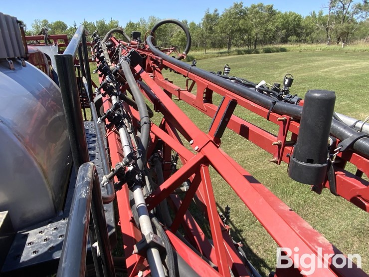 2011-case-ih-patriot-4420-image-13